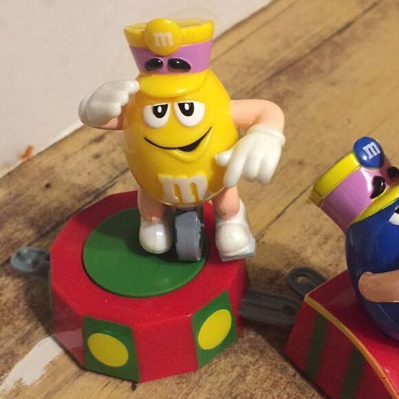 M & M collectibles - Picture 10 of 11